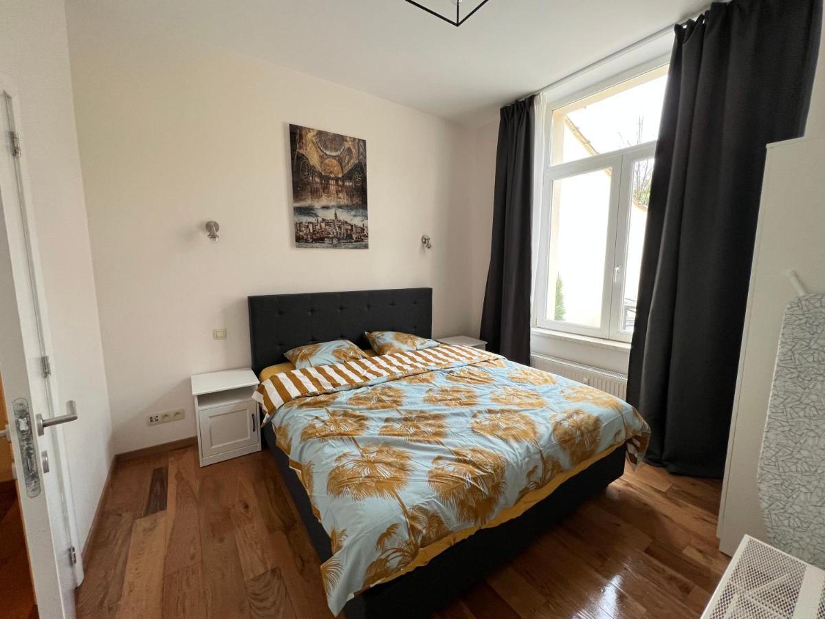 Design Europarlament Apartment With Private Terrace Брюксел Екстериор снимка