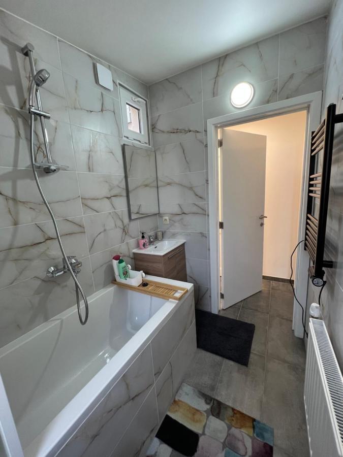 Design Europarlament Apartment With Private Terrace Брюксел Екстериор снимка