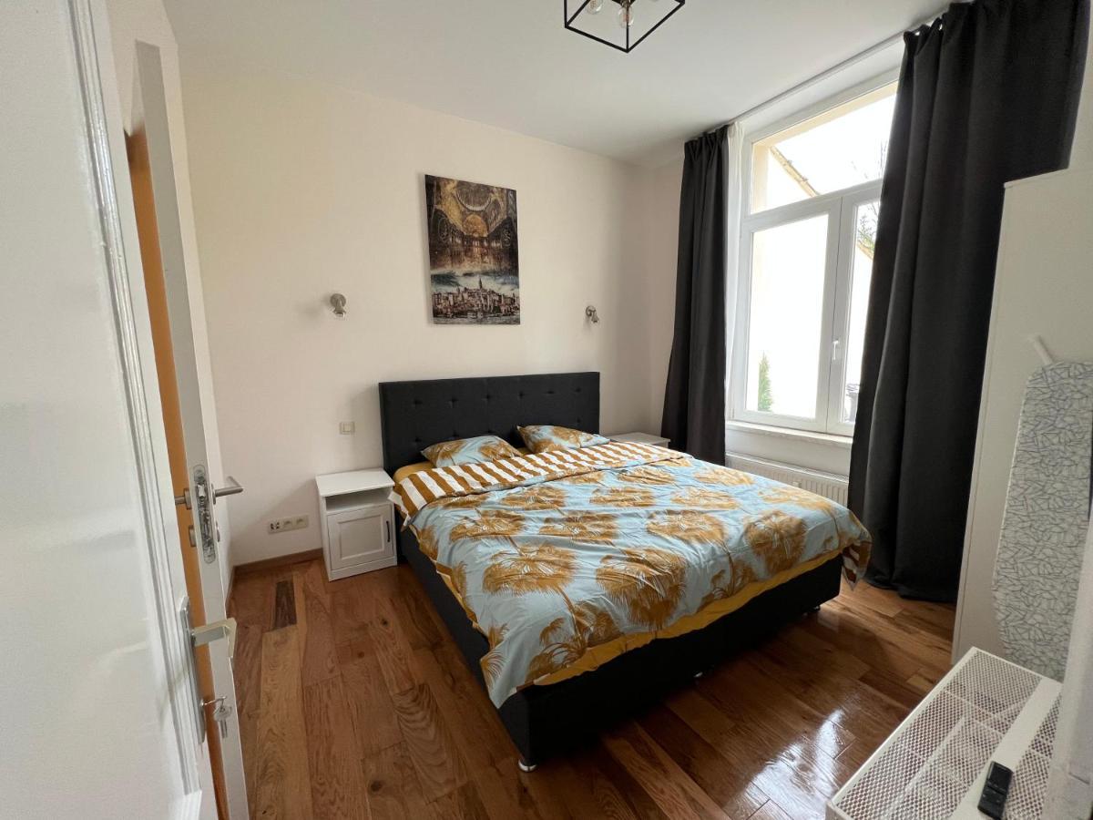 Design Europarlament Apartment With Private Terrace Брюксел Екстериор снимка